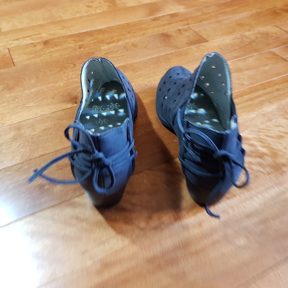 JBU Evelyn Encore Memory Foam Ankle Booties - Picture 3 of 6